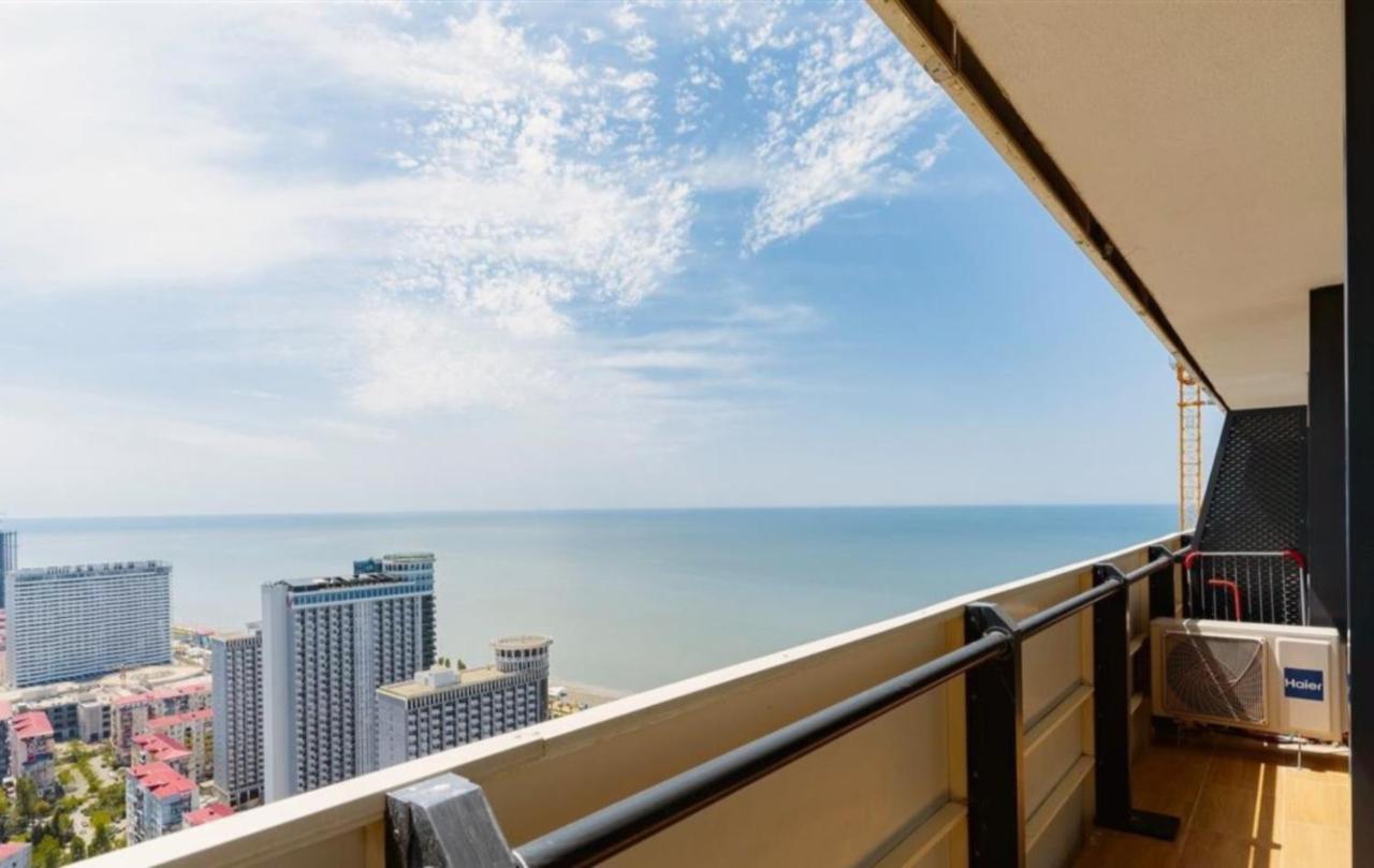 Delux Sea View Aparthotel In Orbi City Batumi Exterior foto
