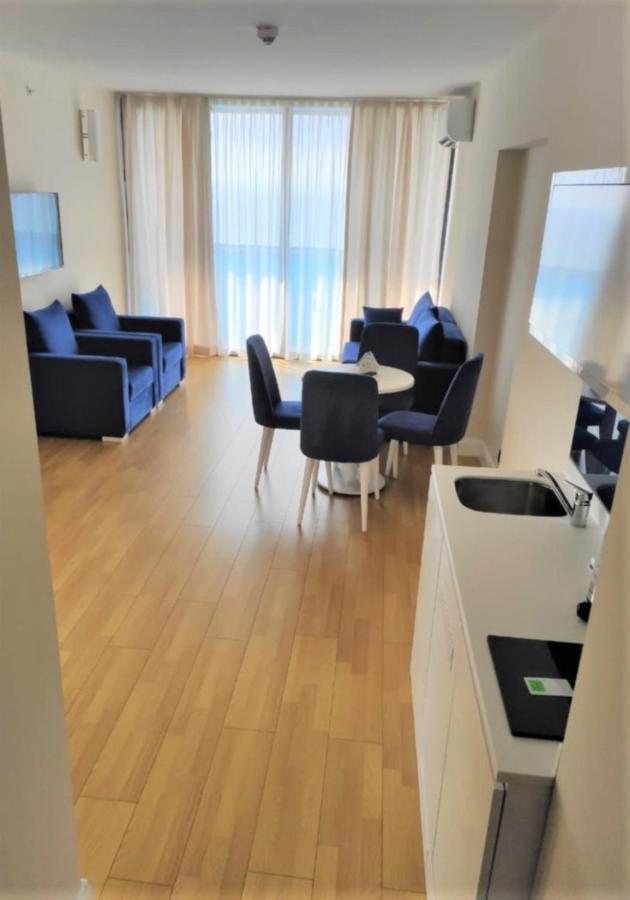 Delux Sea View Aparthotel In Orbi City Batumi Exterior foto